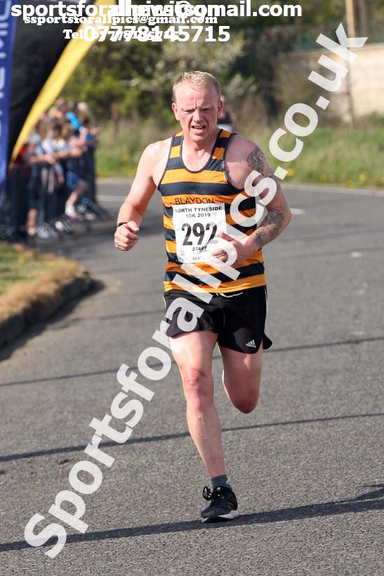 North Tyneside 10k Road Race, Whitley Bay. Photo:  David T. Hewitson/Sports for All Pics
